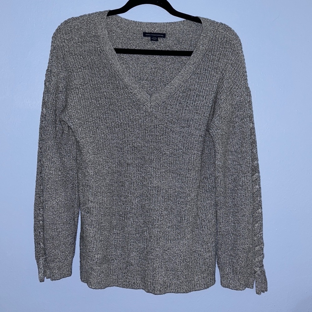Small American Eagle V-neck knit grey sweater